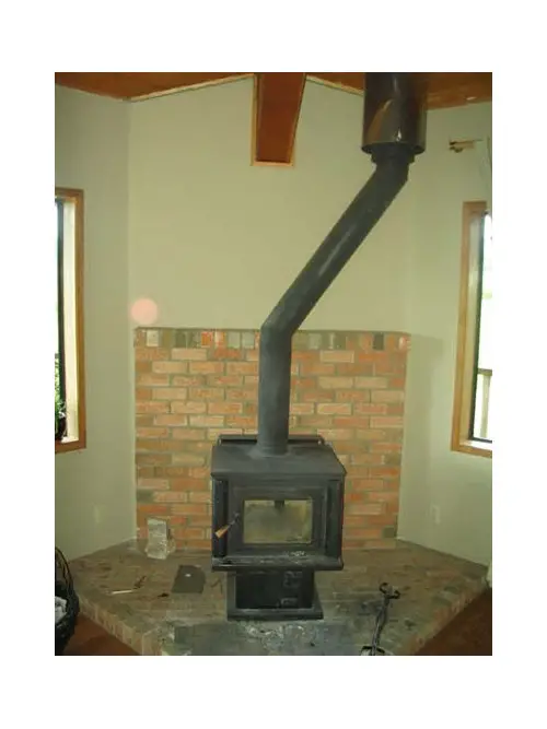 Does a Wood Stove Pipe Have to Go Straight Up