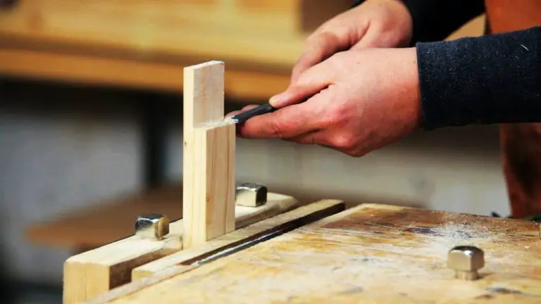 How to Use Wood Chisel