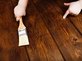 How to Use Mineral Spirits to Remove Paint from Wood