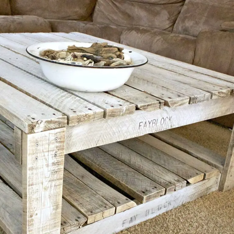 How to Whitewash Wood Pallets