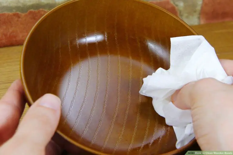 How to Clean Wood Bowls