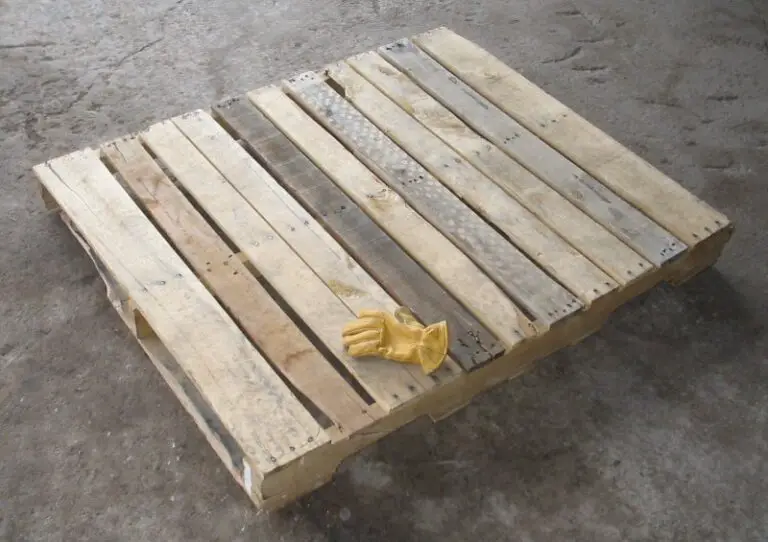 How Much Does a Wood Pallet Weigh