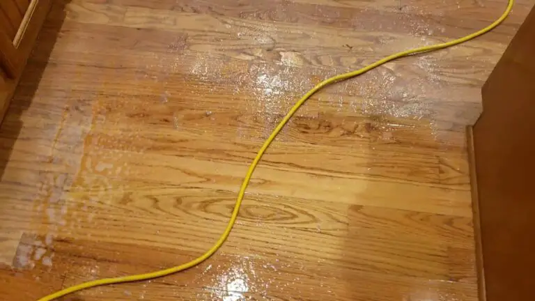 How to Get Wax off of Wood Floor